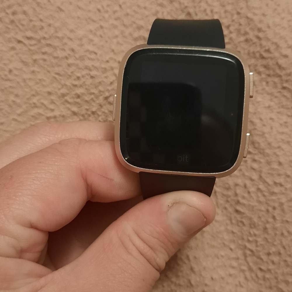 Fitbit Versa Bundle - image 5
